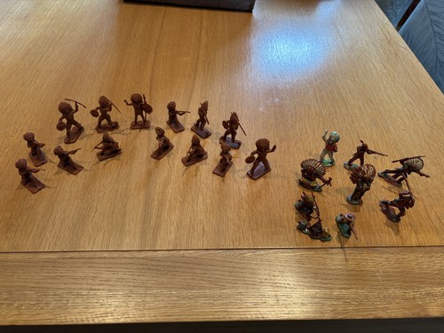 Cresent plastic toy - , soldiers