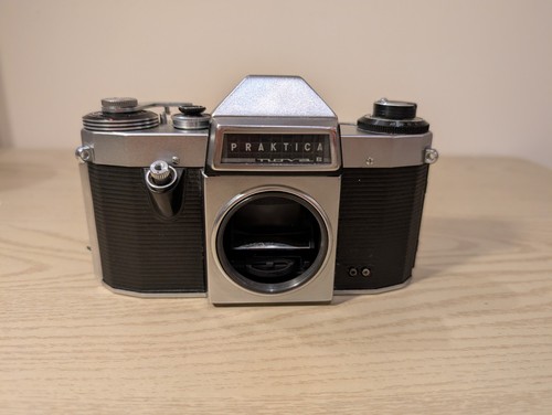 Praktica nova slr body - b,