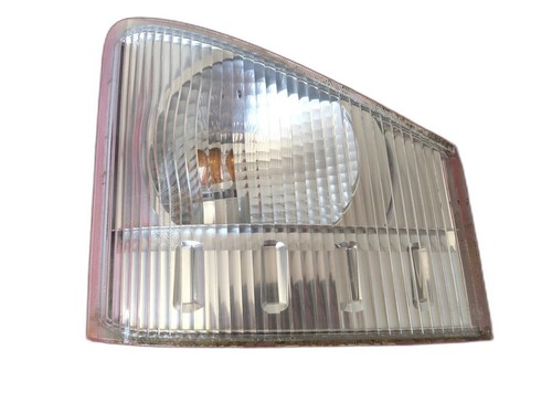 Right front indicator light - front,
