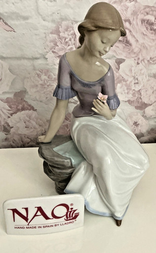Nao lladro figurine - by,