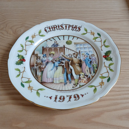 Aynsley christmas plate 1979 - plate,