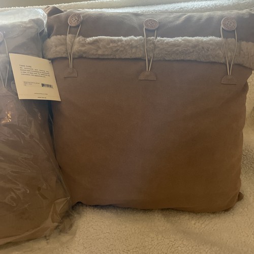 Ugg bailey button pillow - button,