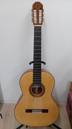 Amalio burguet classic guitar - amalio,