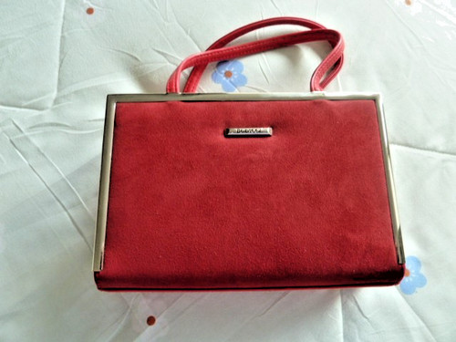 The bulaggi bag red - in, which