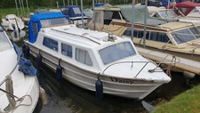 River Cruiser Boat - Burland 27ft GRP -  Length: 7.93m  Beam: 2.08m - Diesel