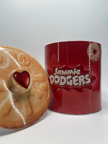 Jammie dodgers biscuit - jammie, storage