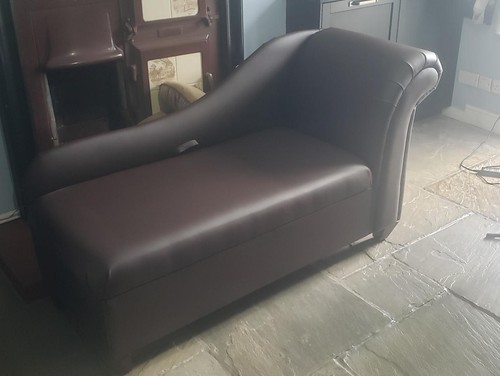 Chaise lounge with - 60",