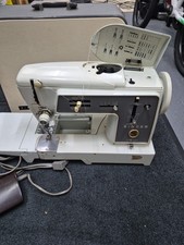 Vintage Singer 670G Panoramic Slant Needle Sewing Machine  with Accessories 