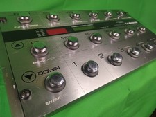 TC ELECTRONIC G-SYSTEM MULTI EFFECTS  PEDALBOARD