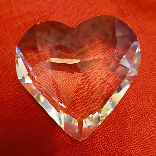 Clear cut crystal - cut, heart