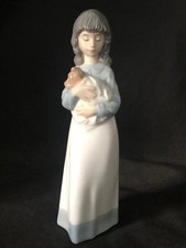 FINE NAO FOR LLADRO PORCELAIN FIGURINE ~ GIRL WITH PUPPY DOG.