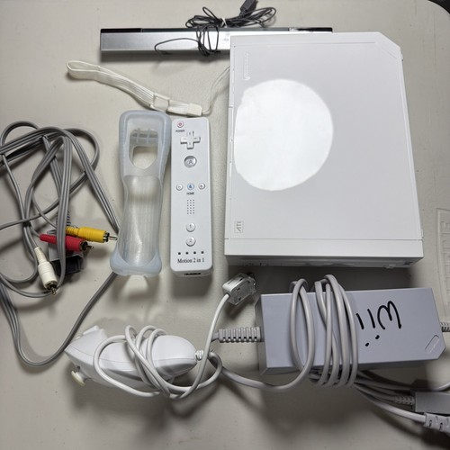 Nintendo wii console - nintendo,