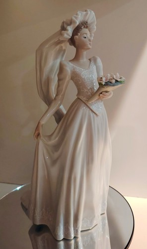 Lladro down the aisle - lladro,