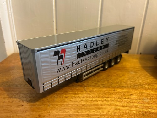 Corgi hadley group - hadley, curtainside