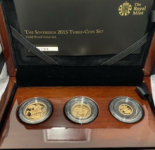 The royal mint sovereign - royal, 2015