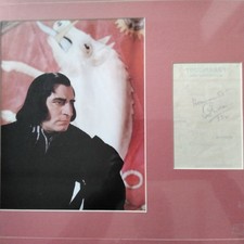 Laurence Olivier SIGNED Paper