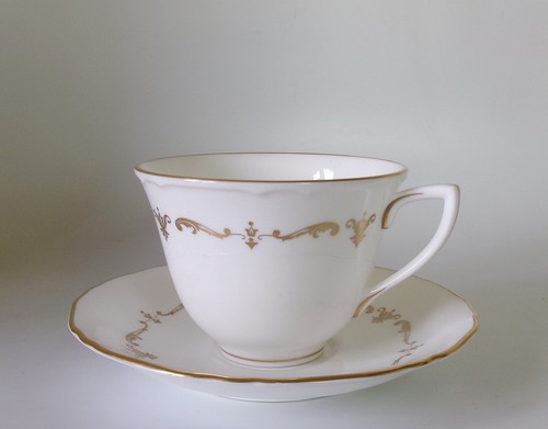 Royal worcester chantilly gold - worcester,