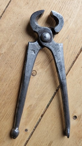 Vintage nippers nail pullers - vintage,