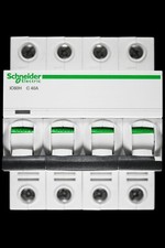 SCHNEIDER 40 AMP CURVE C 10kA