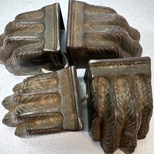 Antique vintage lion - lion, claw