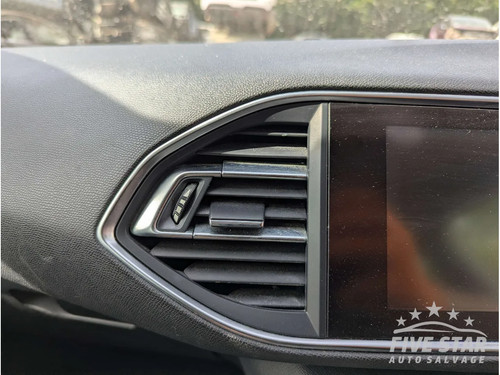 Peugeot 308 dashboard center - dashboard,