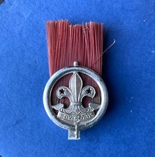 Vintage boy Scouts plume badge red broken fixing