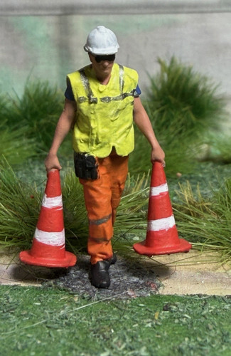 Model railway figures - railway, gauge