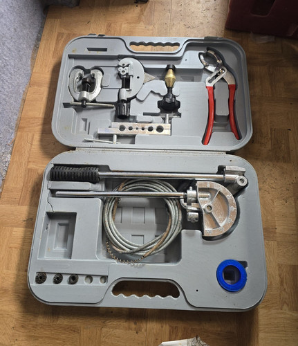 Manual pipe tubing bender - &,