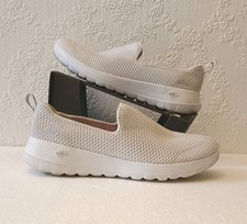 Skechers GoWalk Goga Max White