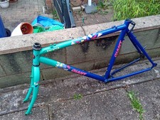 RETRO  VINTAGE GIANT ESCAPER  MTB FRAME AND FORKS 89/90 . 20.5" CENTRE  TO TOP .