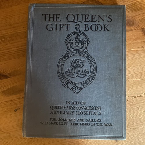The queen gift book aid - the,