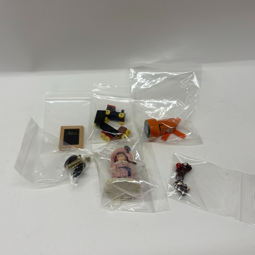 12th scale dolls house - dolls,