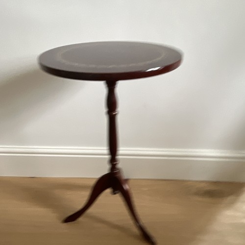Round dark brown wood pedestal - round,