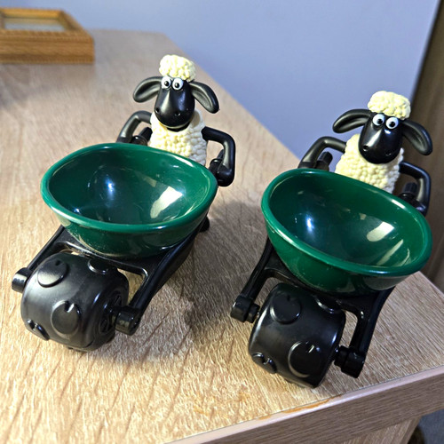 Pair shaun the sheep - pair,