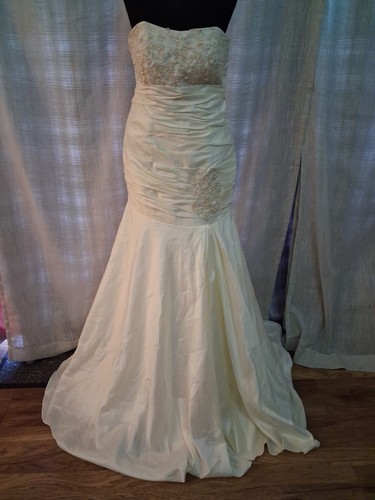 Wedding dress size - , ivory
