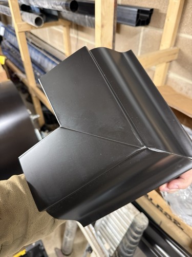 Seamless gutter mitres black - seamless,