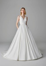 Pronovias wedding dress - pronovias,