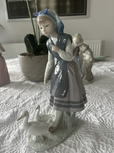 Lladro girl with geese - girl,