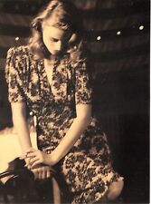 ATHENA POSTCARD LADY LARGE