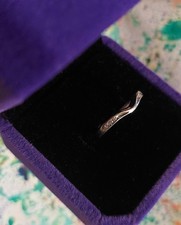 9ct White Gold Curved Wishbone.Ring 1.39g Size J ?