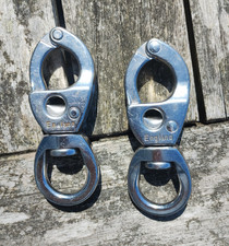 Pair of large Gibb Snap Shackles with swivels eg for spinnaker fine condition