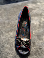 Iron Fist ladies shoe size 4