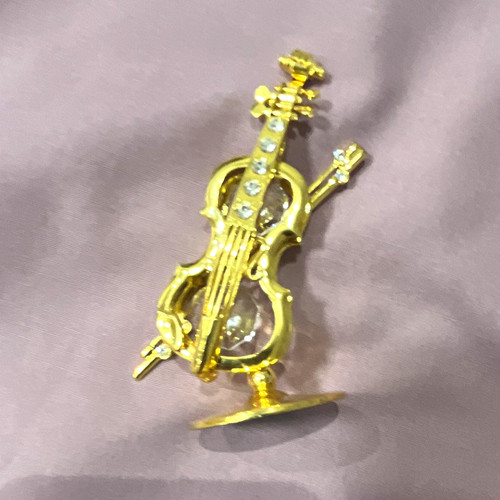 Gold tone violin brooch pin - gold,