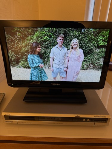 Toshiba 19inlcd colour tv - toshiba,