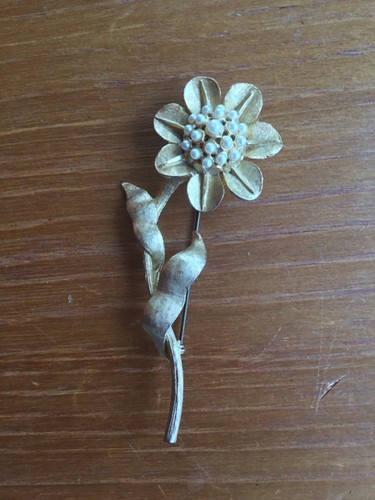 Vintage exquisite gold tone - gold,