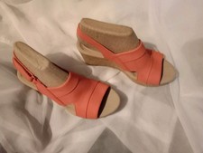 Clarks Annadel Ivory Coral Leather Wedges Size 6/39 D Fitting