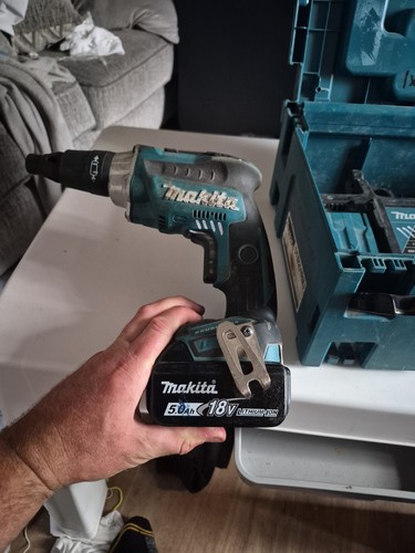 Makita tech screw - makita,