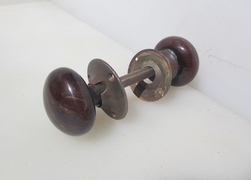 Victorian ceramic door - ceramic, knobs
