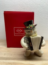 2018 Lenox Snowy Accordionist