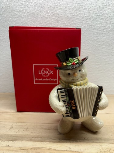 2018 lenox snowy accordionist - lenox,